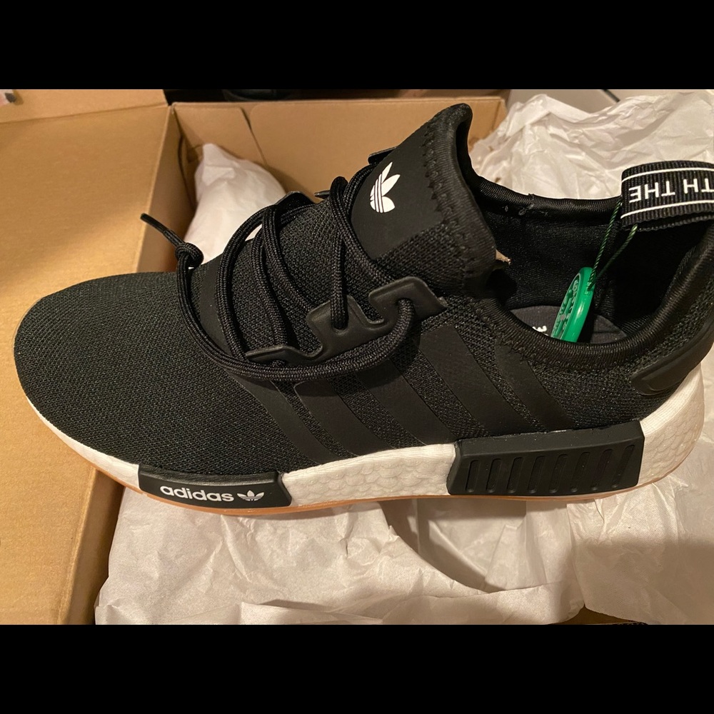 NWT Adidas NMD R1 Primeblue